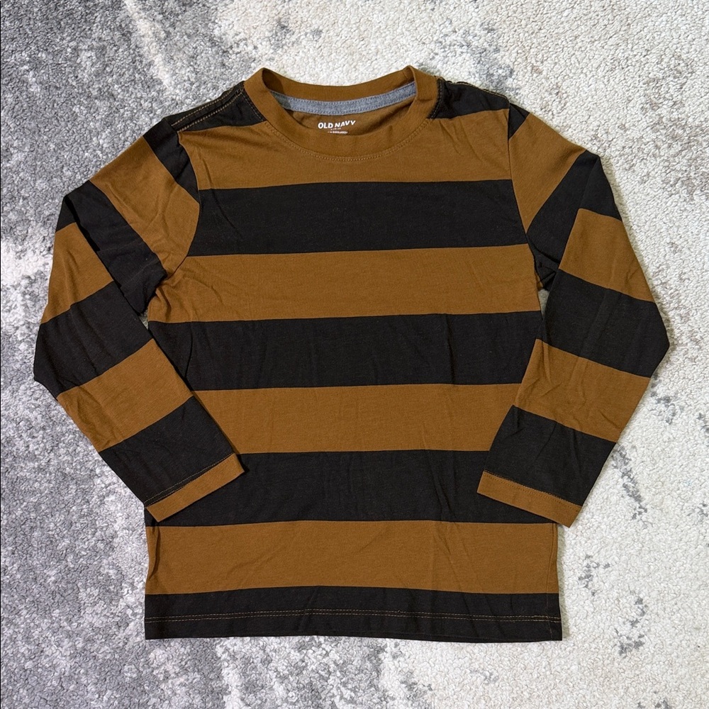 Old Navy Men's Long Sleeve Black and Brown Striped Tee
